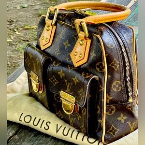 Authentic Luis Vuitton Monogram Manhattan PM